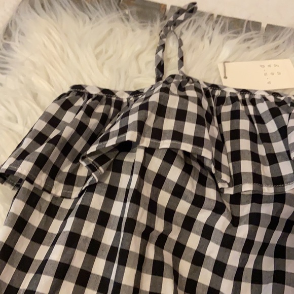 Black/white Gingham ruffle tank ❤️ - Picture 3 of 6